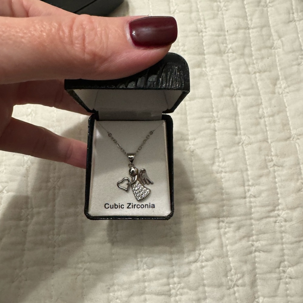 Silver necklace NWT